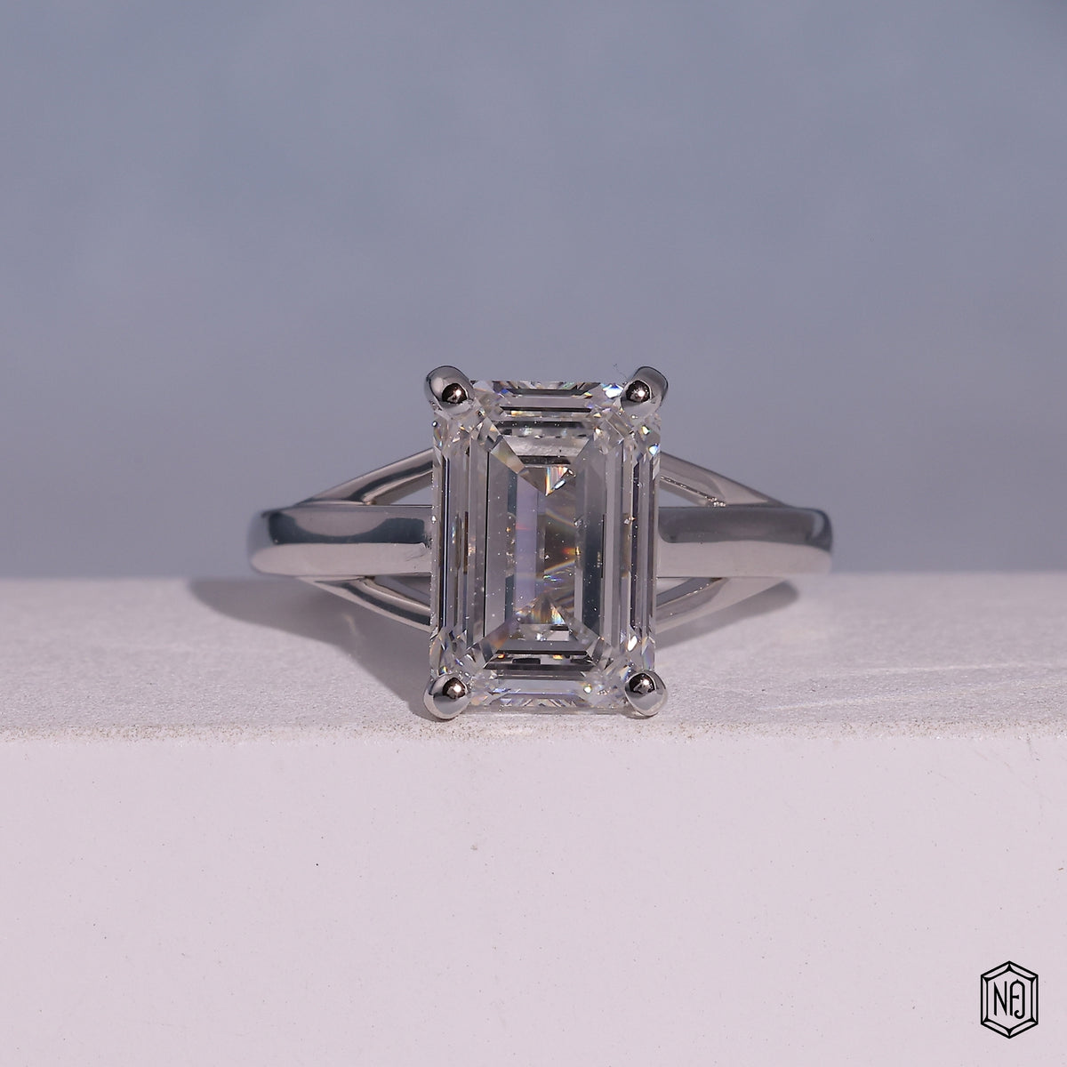 Emerald Diamond Engagement Ring with Classic Solitaire Setting, Split Shank