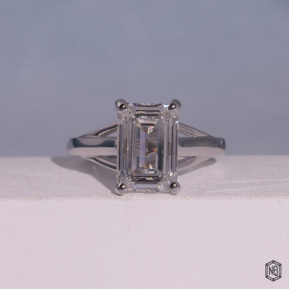 Emerald Diamond Engagement Ring with Classic Solitaire Setting, Split Shank