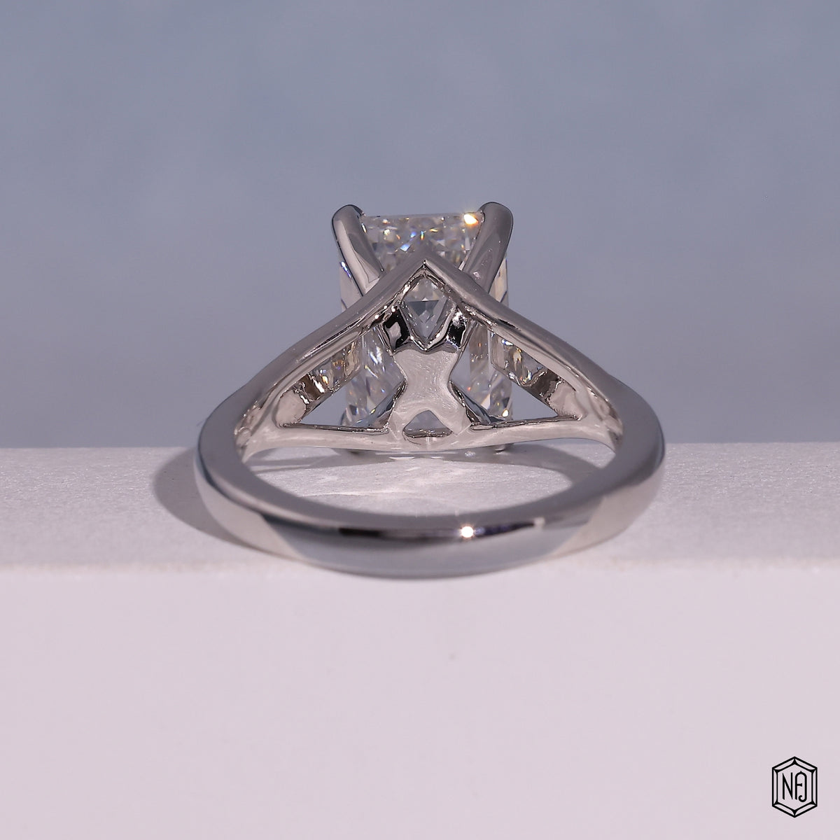 Emerald Diamond Engagement Ring with Classic Solitaire Setting, Split Shank