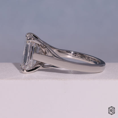 Emerald Diamond Engagement Ring with Classic Solitaire Setting, Split Shank